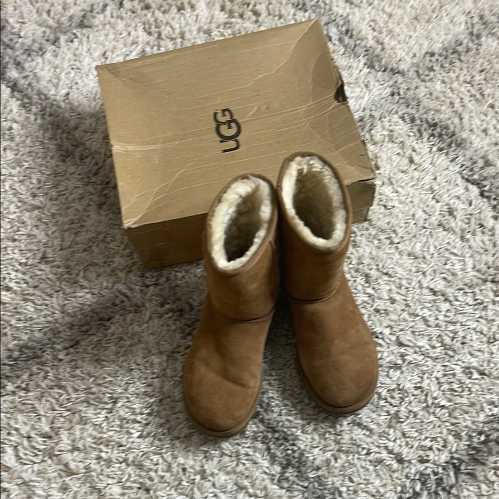 UGG 7 Tan Classic Short Winter & Rain Boots with Cozy Lining
